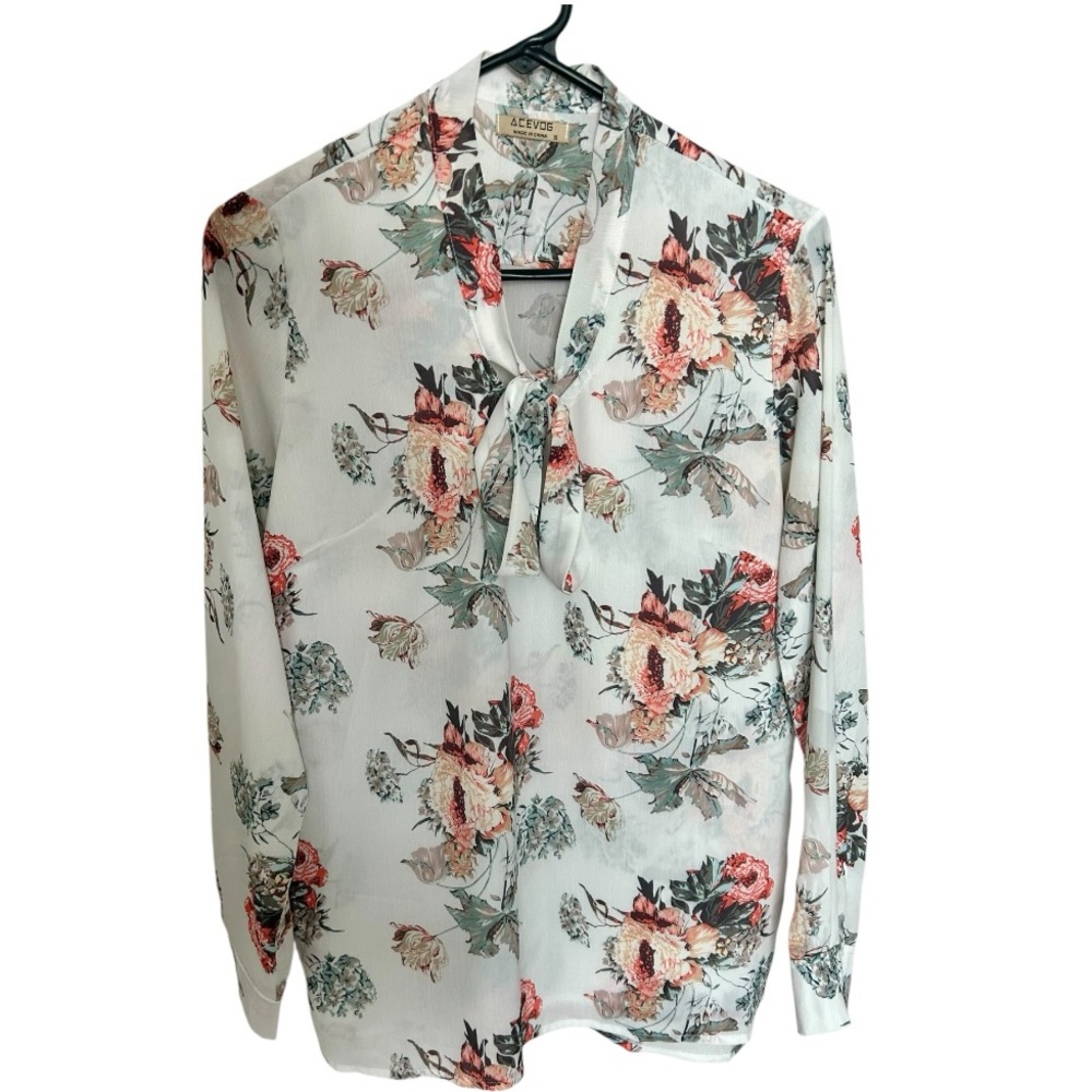 Acevog Floral Blouse